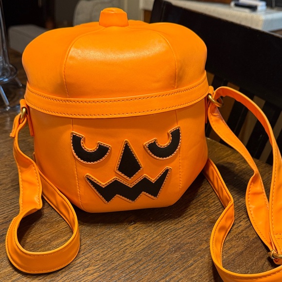 Loungefly Handbags - Loungefly Orange Pumpkin Jack-O'-Lantern Crossbody Bag